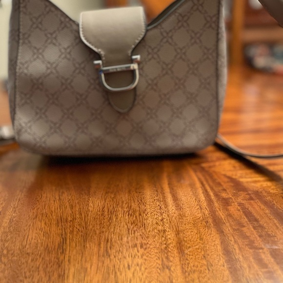 Elegant Nine West Taupe Crossbody in Signature NW LOGO Like New! - Picture 5 of 14